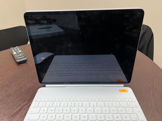 Apple IPAD Air. 4Gen. Med magic tastertur