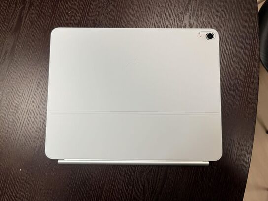 Apple IPAD Air. 4Gen. Med magic tastertur