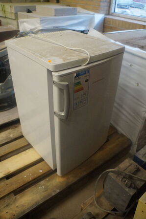 Køleskab SCANDOMESTIC