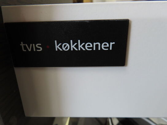 TVIS KØKKENER badeværelses møbel samt vask og spejl