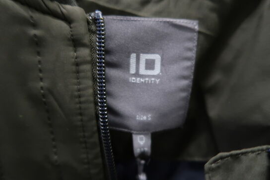 2 stk. Jakke str. S IDENTITY Model: Art No: 0887, 0896