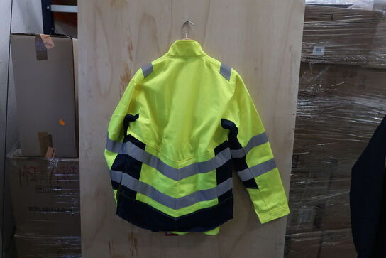 Jakke og T-shirt  str. L ENGEL Model: 1545