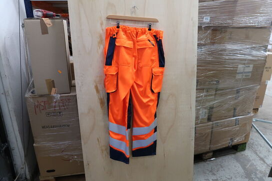 Bukser str. 48 ENGEL Model: 2543