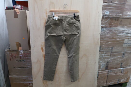 Bukser str. 40  BRIDGEPORT Model: Art No: 356407