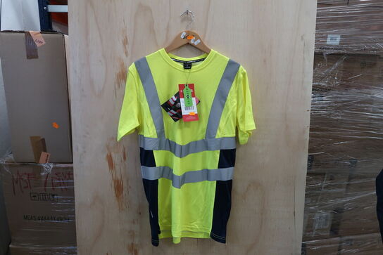 Jakke og T-shirt  str. L ENGEL Model: 1545