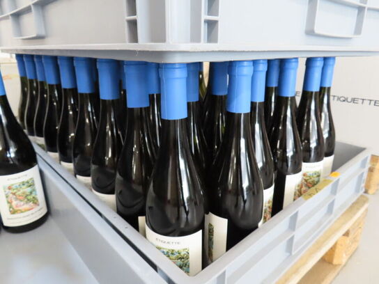 Ca. 60 flasker vin i plastkasse, Smooth & Buttery, alkoholfri vin