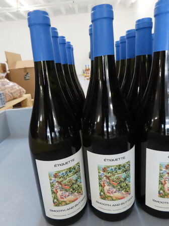 20 flasker vin i plastkasse, , Smooth & Buttery, alkoholfri vin