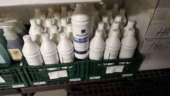 Parti Håndsæbe + Rengøringskemikalier herunder Grill Rens, Gummihandsker, Plastposer