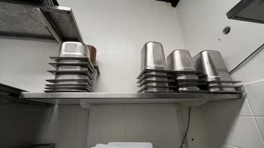 Stort parti Gastronorm-beholdere + Plast Kasser m. indhold