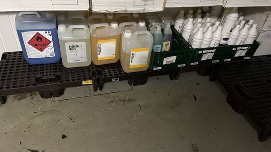 Parti Håndsæbe + Rengøringskemikalier herunder Grill Rens, Gummihandsker, Plastposer