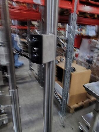 Elektrisk stabler med platform.  REMEDA