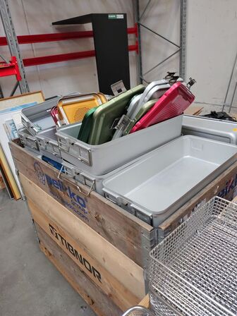 Parti metalkasser. Assorterede.