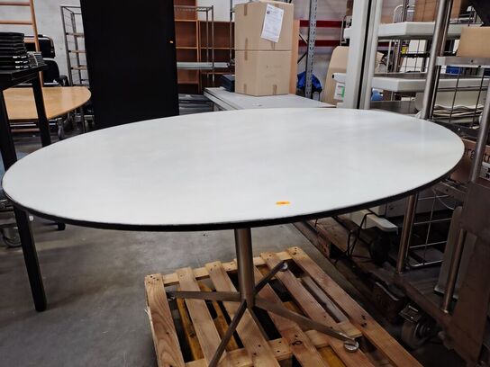 Rundt mødebord, hvidt. 