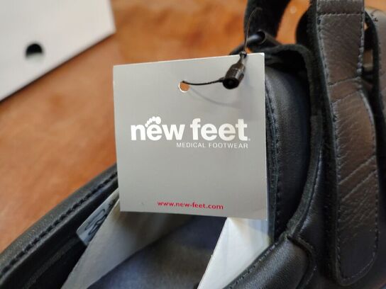 5 par ortopædiske sko/sandaler. 