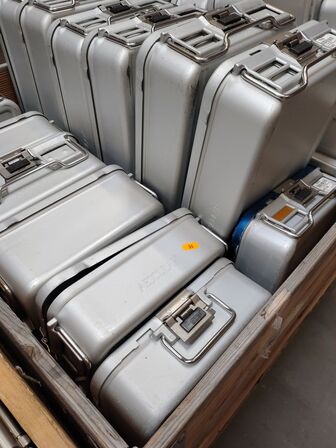 Parti metalkasser. Assorterede.