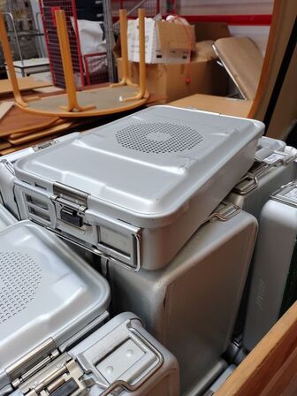 Parti metalkasser. Assorterede.