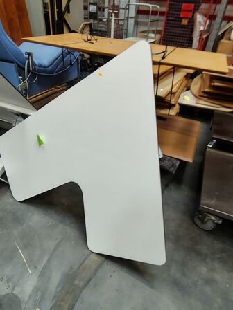 Vinkel-hæve/sænkebord.