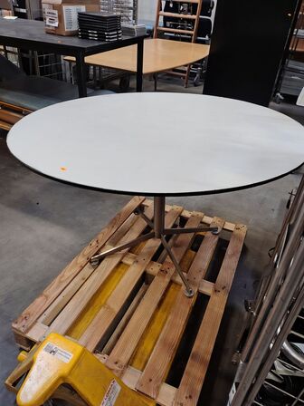 Rundt mødebord, hvidt. 