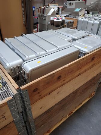 Parti metalkasser. Assorterede.