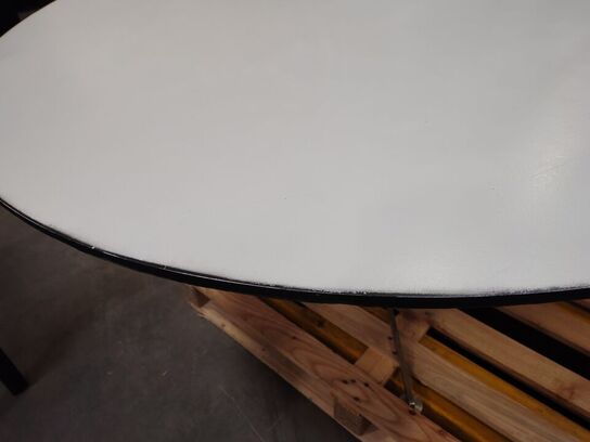 Rundt mødebord, hvidt. 