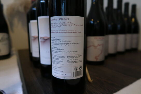 5 flasker rødvin SAPERAVI VAZIANI WINERY