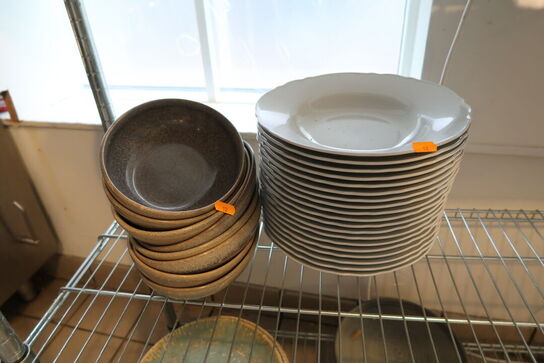 Div. Tallerkner, skåle, fade m.m. BONNA