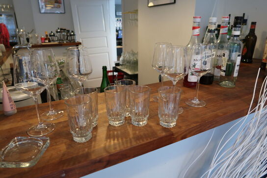 Div. Vinglas bl.a. RIEDEL, bakker, krus, vandglas m.m.