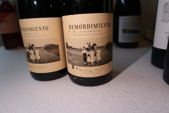 2 flasker rødvin REMORDIMIENTO BODEGA CERRON