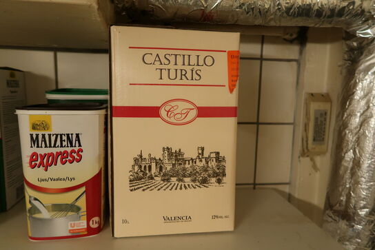 Div. Fødevarer bl.a. fond, olie, mel, sukker m.m.