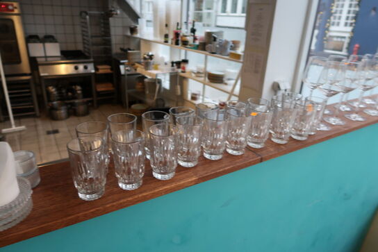 Div. Vin og vandglas