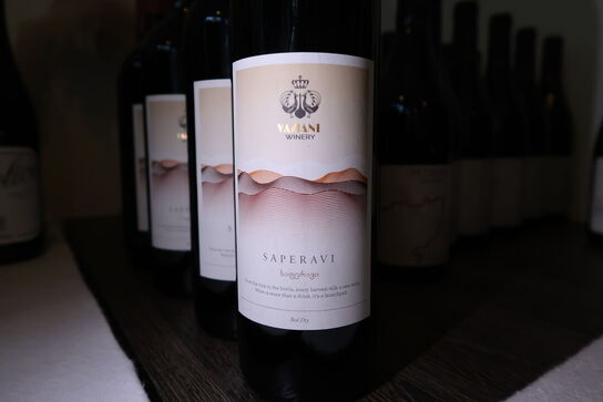 5 flasker rødvin SAPERAVI VAZIANI WINERY