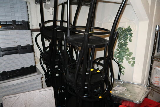 Div. Caféstole samt 10 stk. caféborde (bordben følger med)