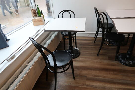 5 stk. caféborde med 12 stk. caféstole