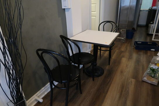 5 stk. caféborde med 12 stk. caféstole