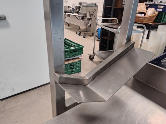 Reol til f.eks. kølebord