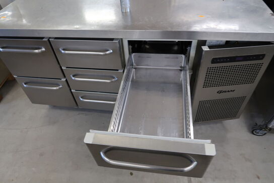 Gastro GRAM kølebord/snackdisk med 6 skuffer, som er designet til professionelle storkøkkene