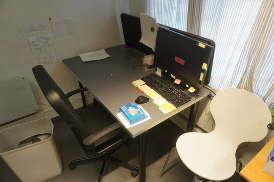 Indhold på kontor af 5 stk. borde, 2 stk. stole, m.v.