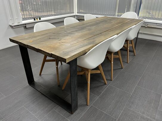 Spisebord med 7 stk. stole