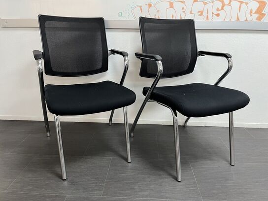 2 stk. kontorstole med whiteboard