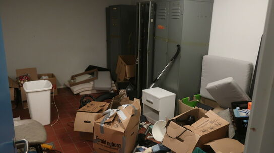 Tøm Kælderrum ( se billeder)