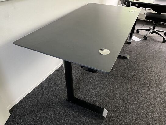 El. hæve/sænke skrivebord med whiteboard