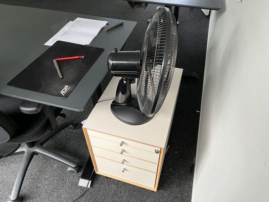 El. hæve/sænke skrivebord med kontorstol, makulator, skuffemondul og blæser