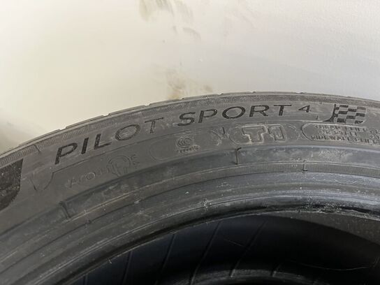 4 stk. dæk MICHELIN 235/45 ZR18, Pilot sport 4