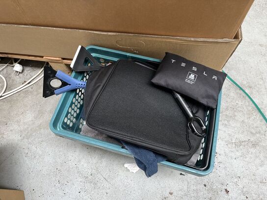 Assoreret reservedele og hjulkapsler