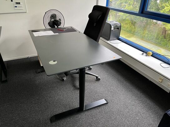 El. hæve/sænke skrivebord med kontorstol, makulator, skuffemondul og blæser