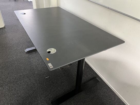 El. hæve/sænke skrivebord med whiteboard