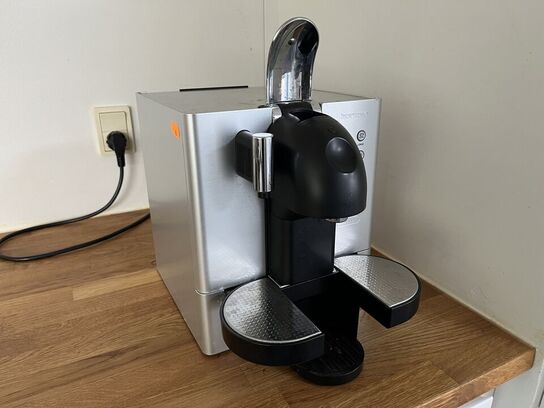 Kaffemaskine NESPRESSO DELONGHI