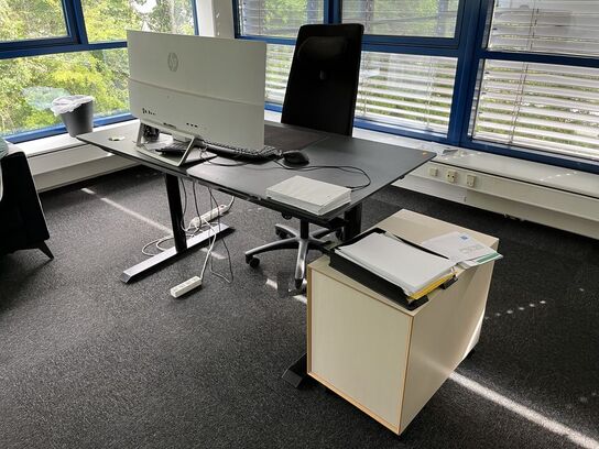 El. hæve/sænke skrivebord med kontorstol og skuffemondul