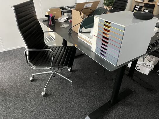 El. hæve/sænke skrivebord med kontorstol og skuffemondul