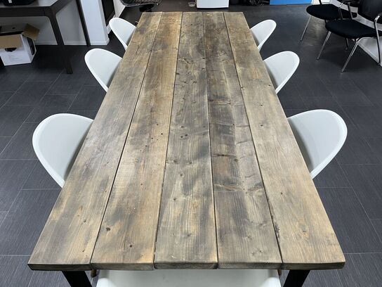 Spisebord med 7 stk. stole